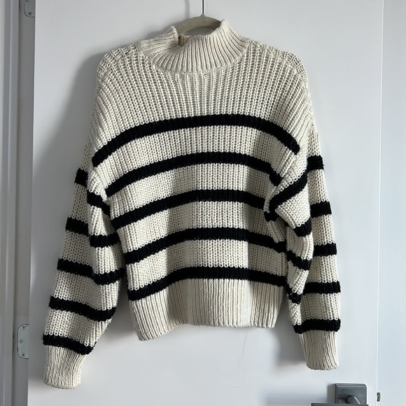 H&M Striped wool mix knit turtleneck Sweater in cream and navy - Picture 4 of 4